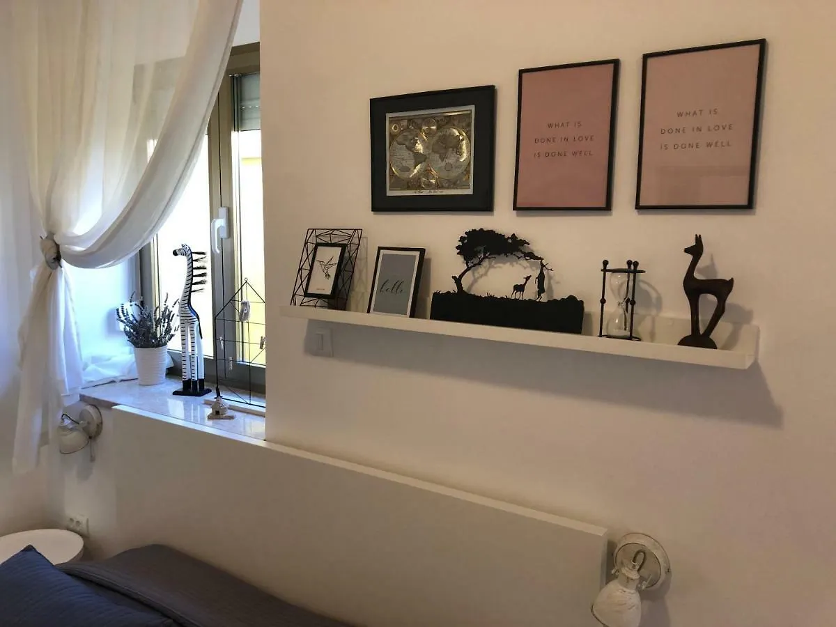 Apartment Check In 0*, Pula